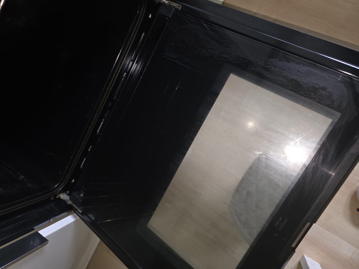 Oven door glass after deep clean